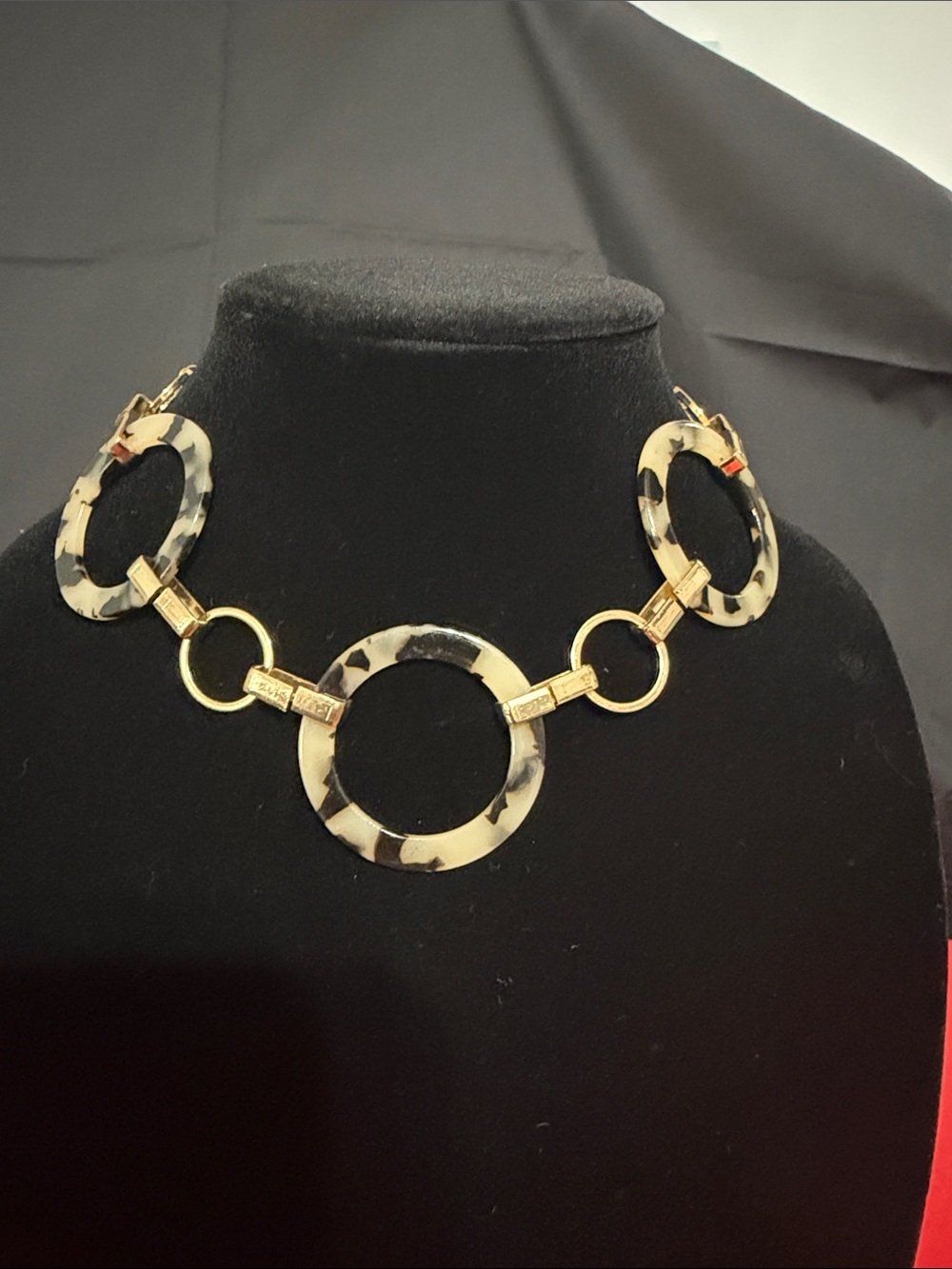 Gold-Tone Necklace with Black & Cream Tortoiseshell Rings